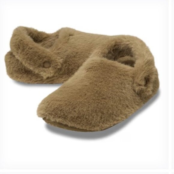 CROCS Shoes - NWT Classic Cozzzy Luxe Slipper, Size 8